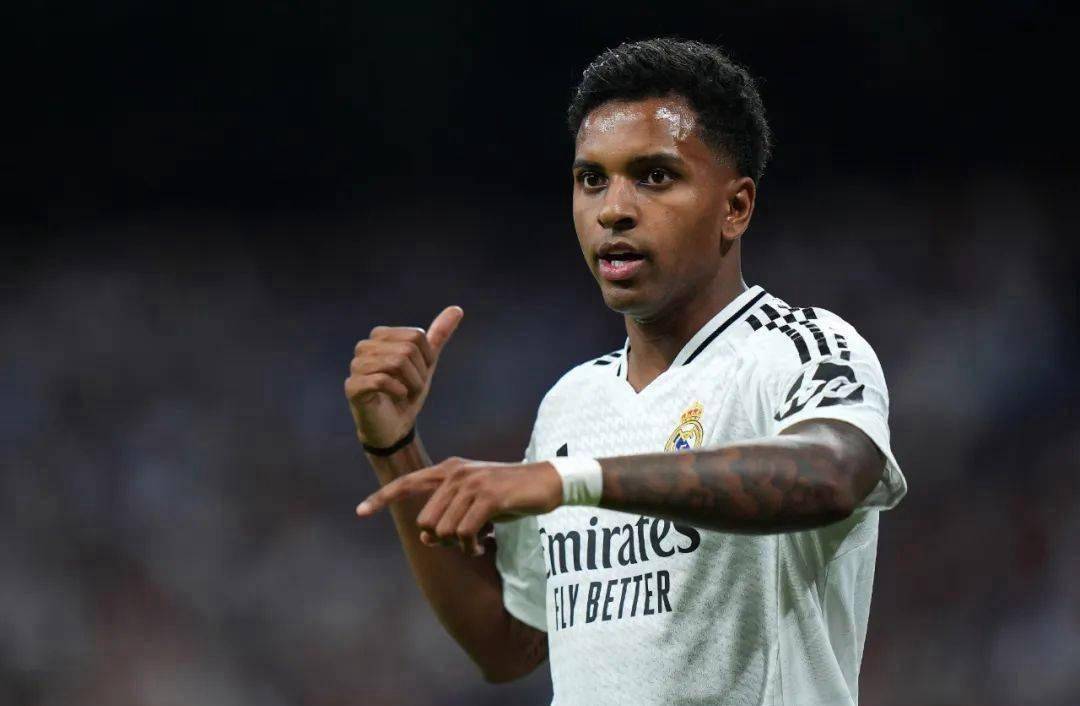 巴西天才中场加盟德甲俱乐部刷新转会纪录