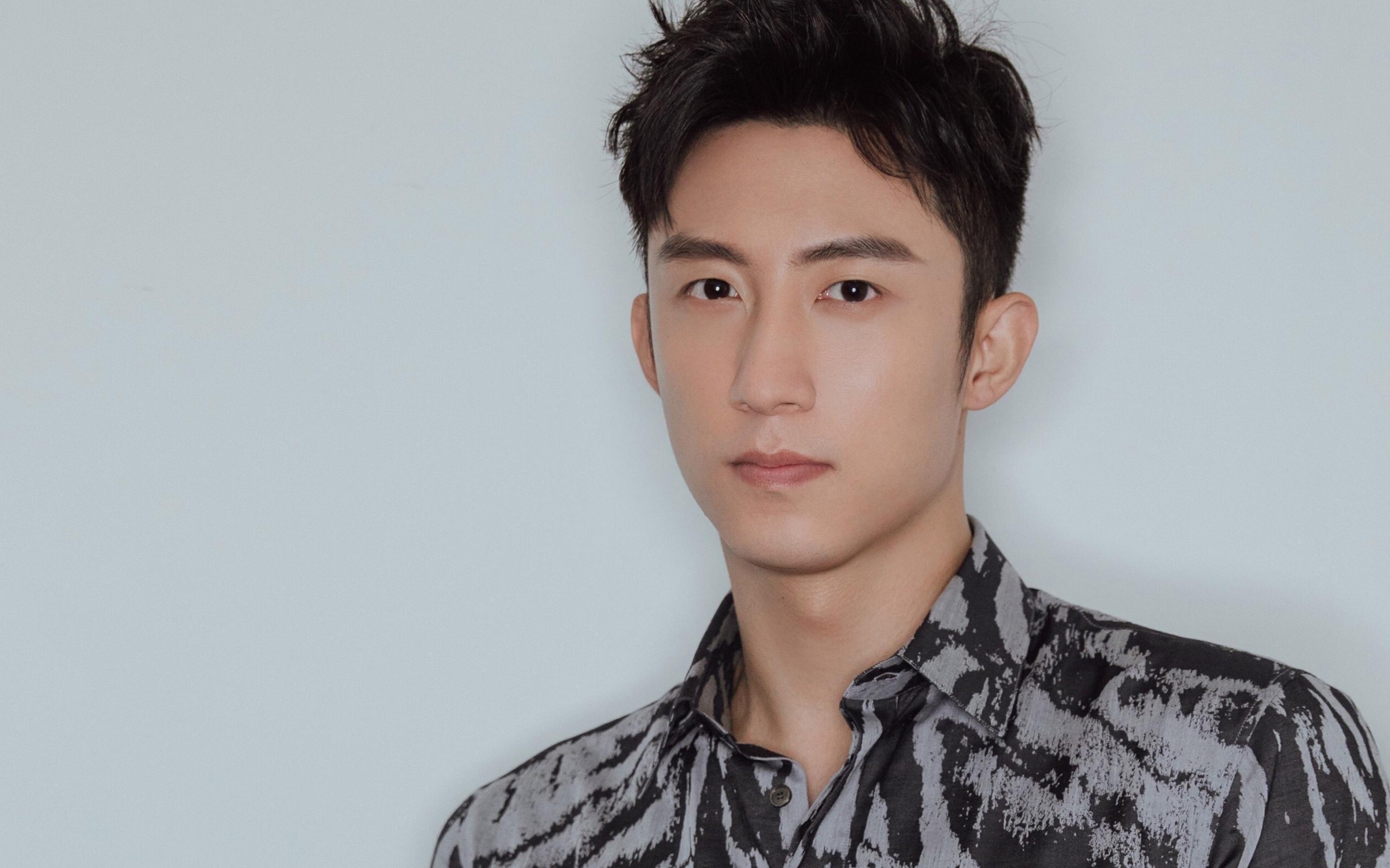 字母哥狂暴撕碎防线，篮网三节打崩鹈鹕提前收兵