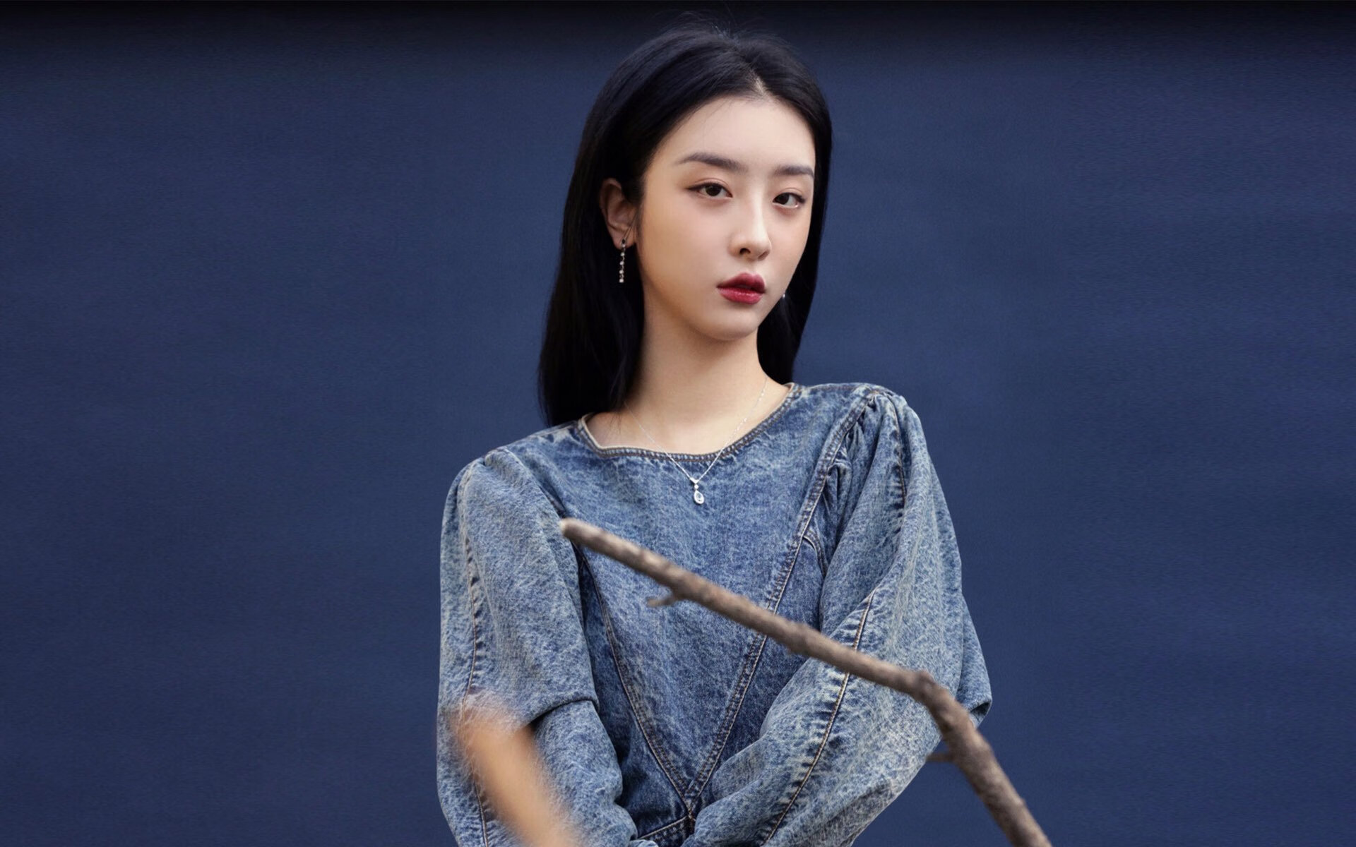 凯恩独造三球彰显领袖风范，勒沃库森五球横扫波兰劲旅